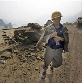 Earthquake reconstruction worker
